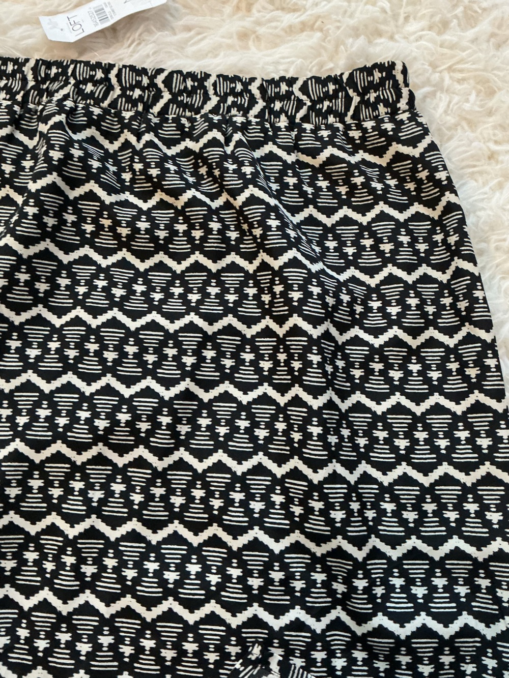 LOFT Black White Geometric Print Mini Skirt Elastic Waist Pull-On Size M NWT - Picture 10 of 14